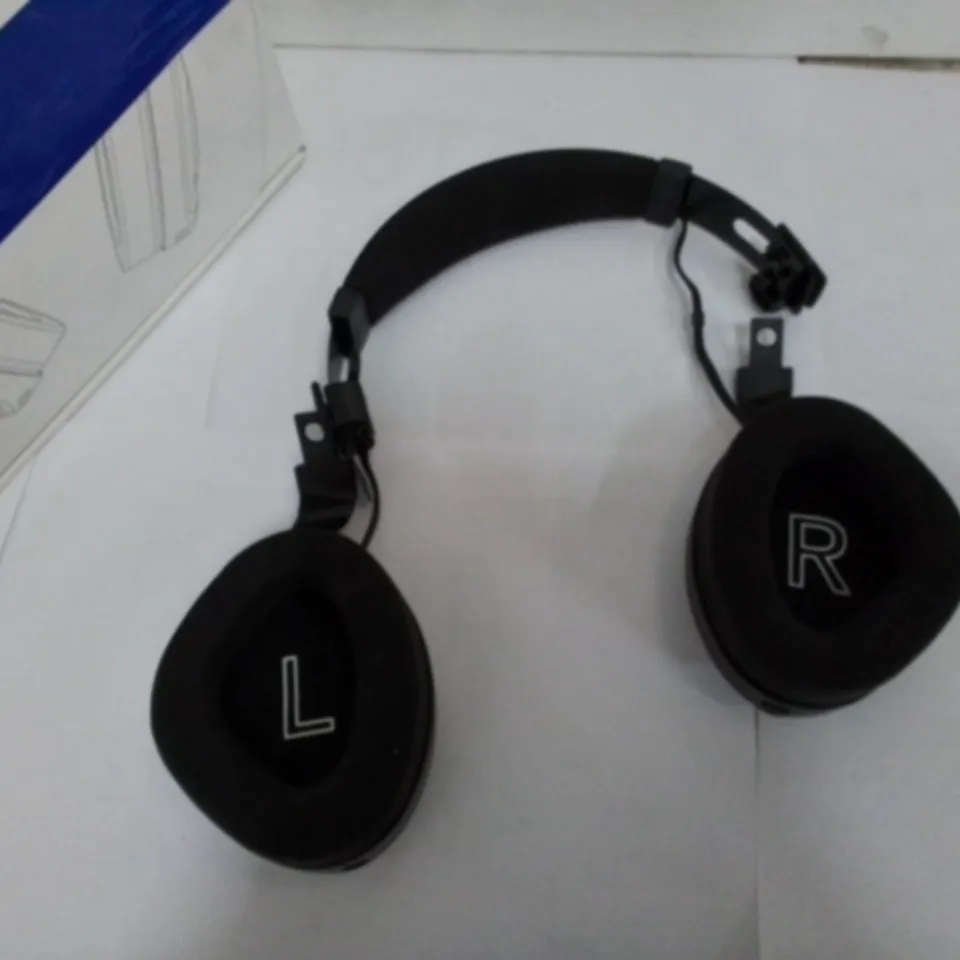 BOXED RØDE NTH-100 PROFESSIONAL OVER-EAR HEADPHONES FOR MIXING & RECORDING AUDIO