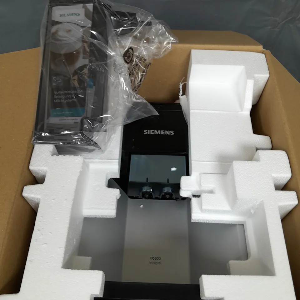 BOXED SIEMENS TQ513GB1 BEAN TO CUP FREESTANDING COFFEE MACHINE - COLLECTION ONLY