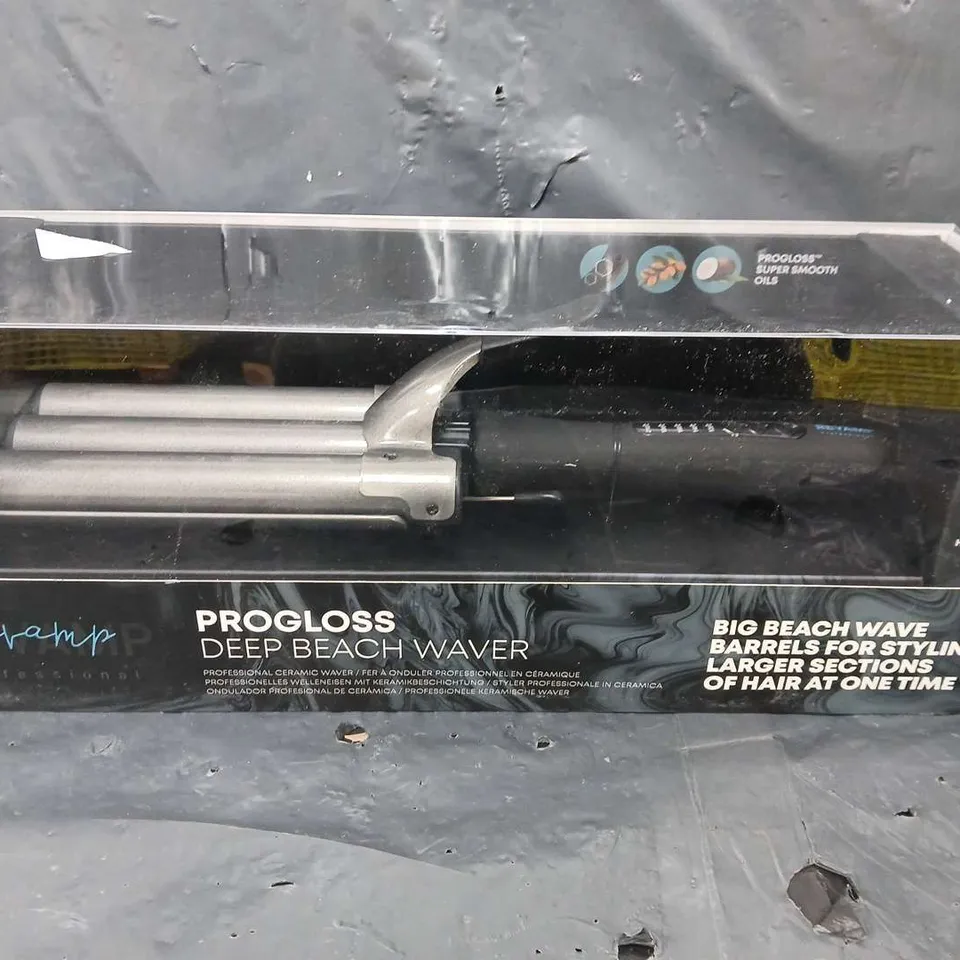 BOXED REVAMP PROFESSIONAL PROGLOSS DEEP BEACH WAVER WV-2000-EU