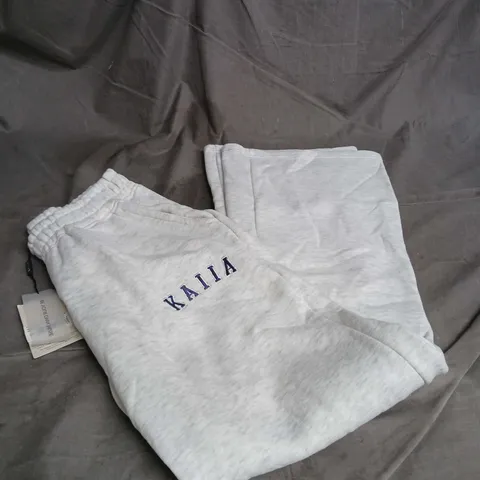 KAIIA WHITE JOGGERS SIZE 6