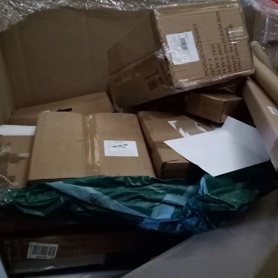 PALLET OF ASSORTED ITEMS INCLUDING HARD ARM CAMPING CHAIR, RETRACTABLE SAFETY GATE, ROLLER BLINDS, BESTIER 3 TIER SHELF, POP UP TENT, AIR FRYER