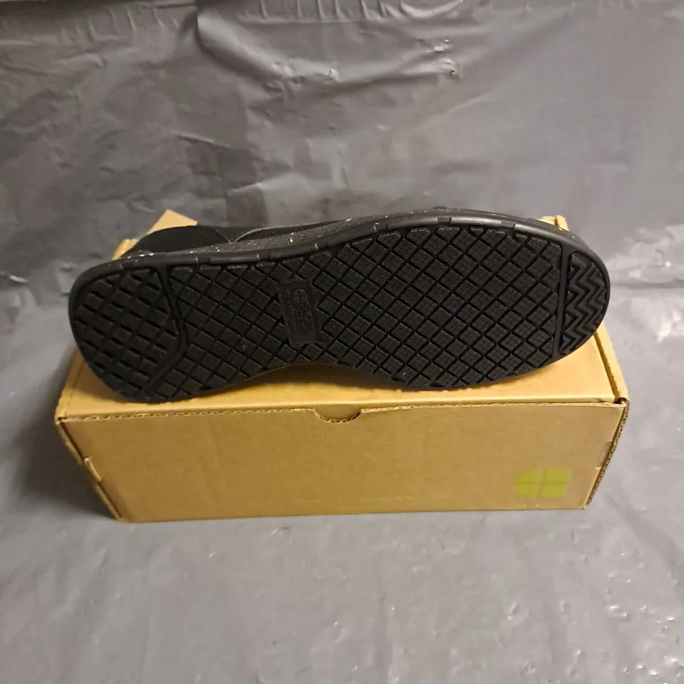 BOXED PAIR OF SHOES FOR CREWS LIBERTY ECO WOMENS SHOES IN BLACK SIZE UK 5