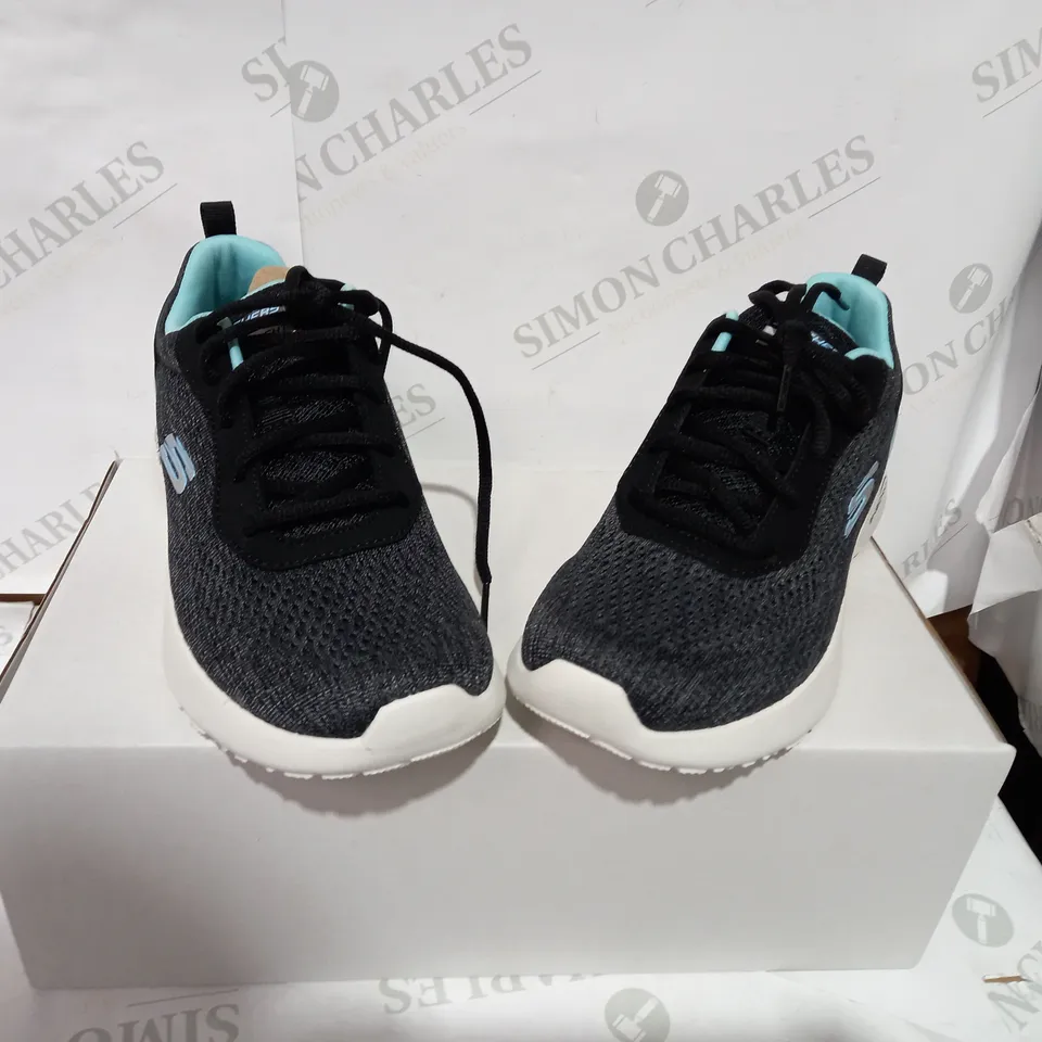 BOXED PAIR OF SKETCHERS BLACK/GREEN TRAINERS - SIZE 4