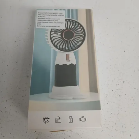 MINI USB DESK FAN – WHITE WITH BLACK BLADES (BOXED)
