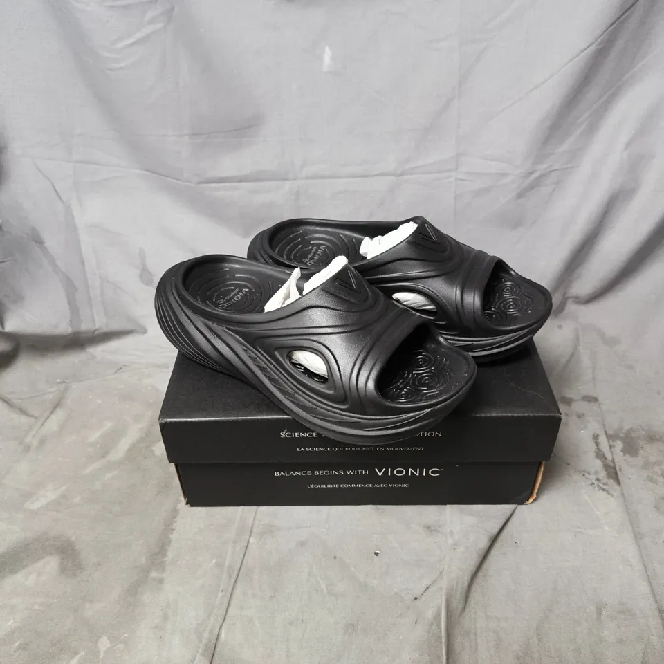 VIONIC BLACK SLIDE SANDALS – PAIR MENS SIZE 6