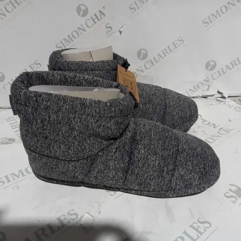 DUNLOP SLIPPERS FOR MEN, FLUFFY MENS SLIPPER - UK SIZE 6