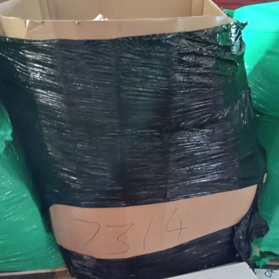 PALLET OF ASSORTED ITEMS INCLUDING BOX OF 6 ESSELTE BINDERS, 3D LED FAN, JUWEL MULTILUX LED, GLASS TUBES 