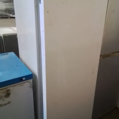 MEDICAL REFRIGERATOR 