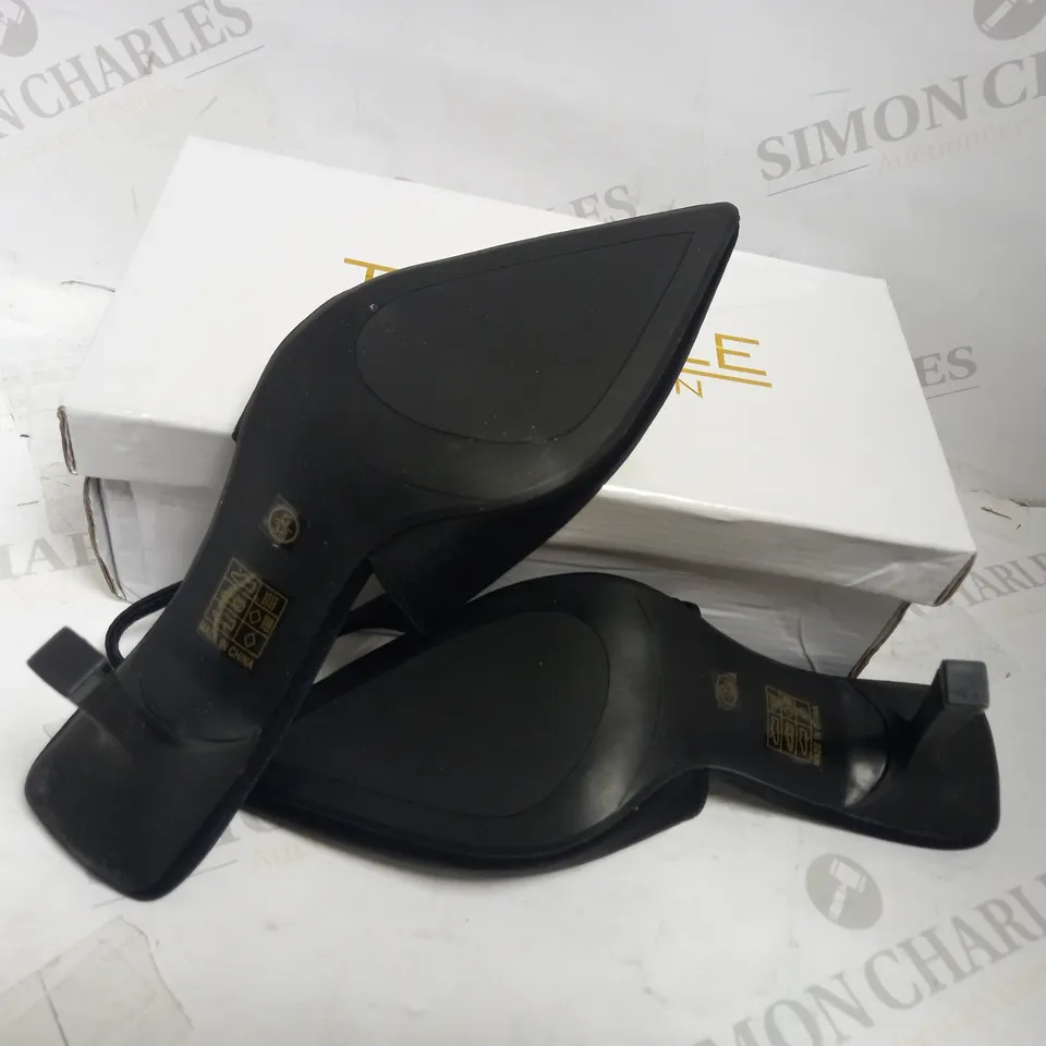 TRUFFLE SLINGBACK MID HEELED COURTS UK SIZE 5