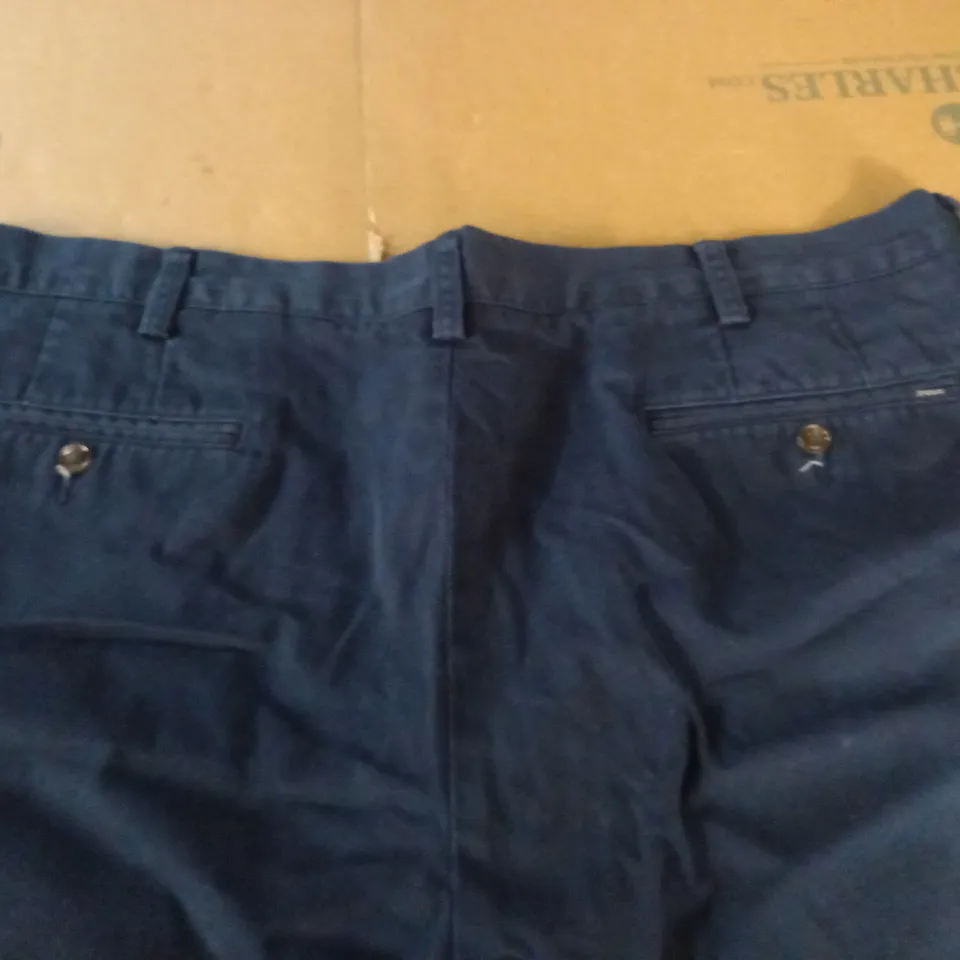 POLO RALPH LAUREN NAVY SHORTS - 42