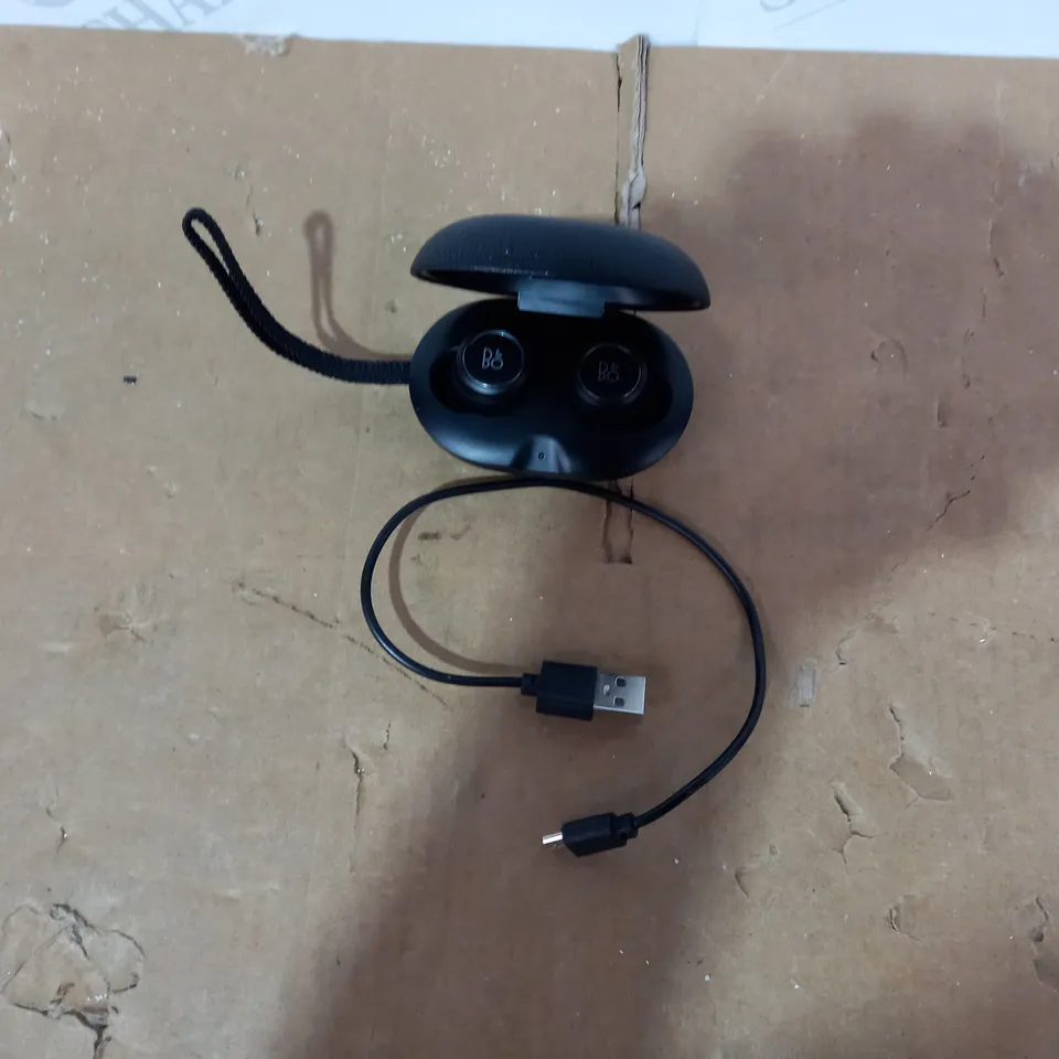 B&O E8 TRULY WIRELESS EARPHONES - BLACK