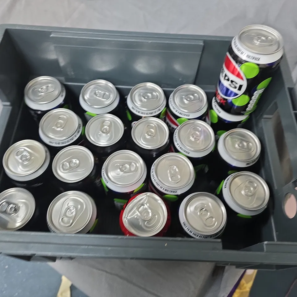 LOT OF 23 ASSORTED TINNED DRINKS TO INCLUDE PEPSI, COKE AND D&B