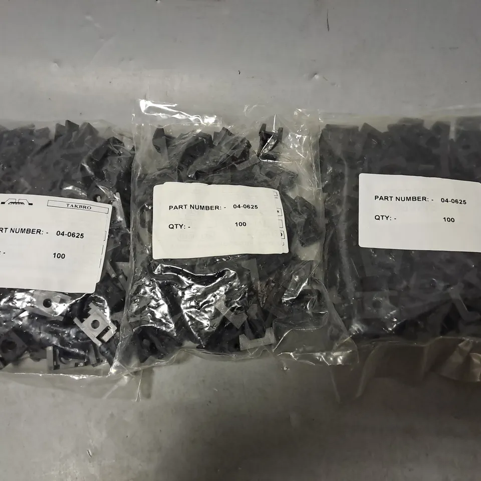 BOX OF APPROXIMATELY 20 BAGGED DAVICO BLACK CABLE TIE CRADLES 