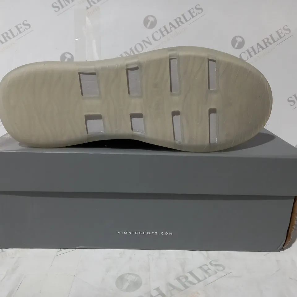 BOXED PAIR OF VIONIC SHOES IN GREY UK SIZE 7