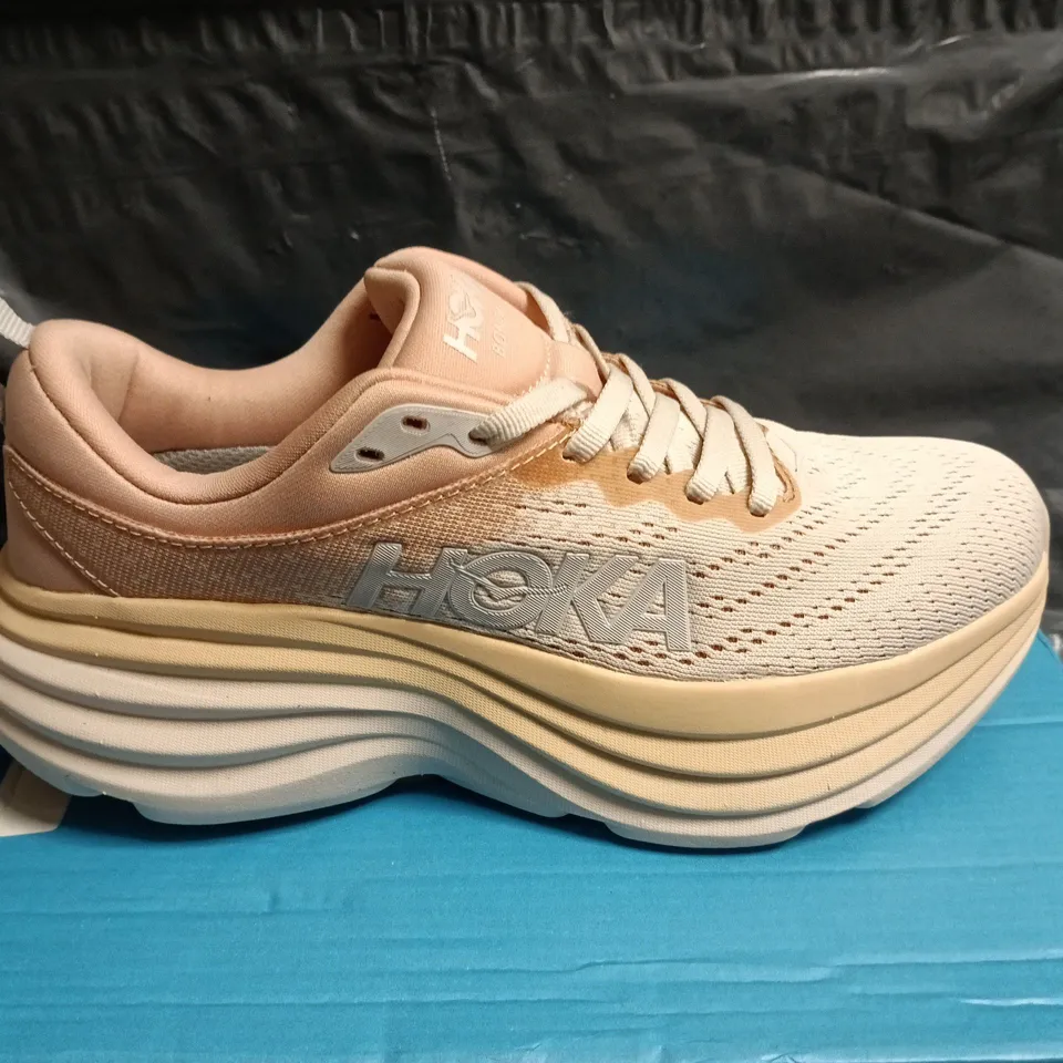 BOXED HOKA BONDI TRAINERS IN PINK/CREAM - UK 4