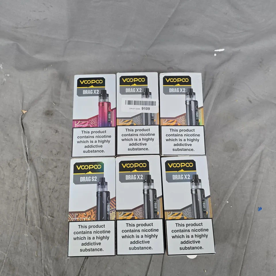 BOX OF APPROXIMATELY 30 ASSORTED E-CIGARETTES AND ACCOMPANIMENTS TO INCLUDE: VARIOUS VOOPOO ITEMS 