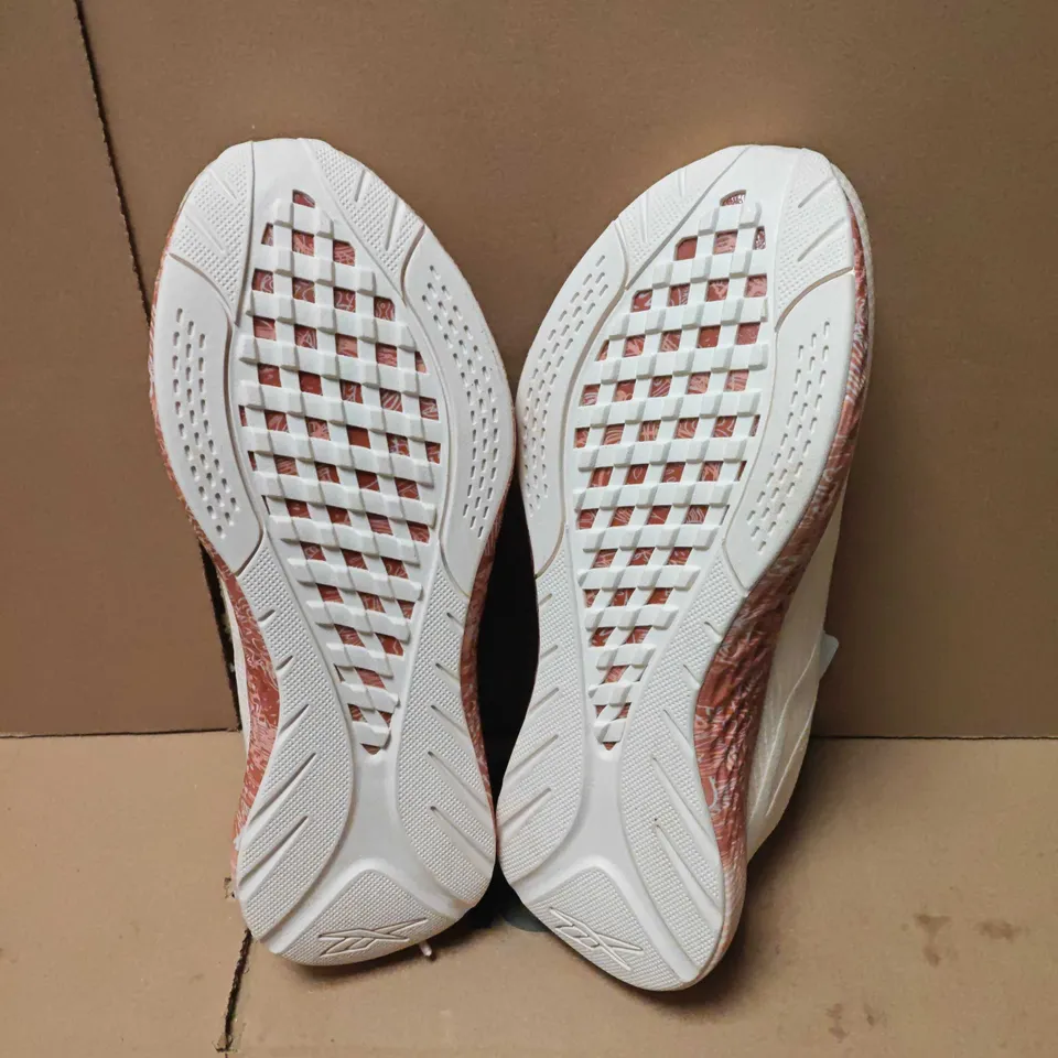 UNBOXED REEBOK FLASHFILM 3.0 RUNNING SHOES – WOMEN’S, PEACH/BLUSH, UK 3.5 (US 6, EU 36)
