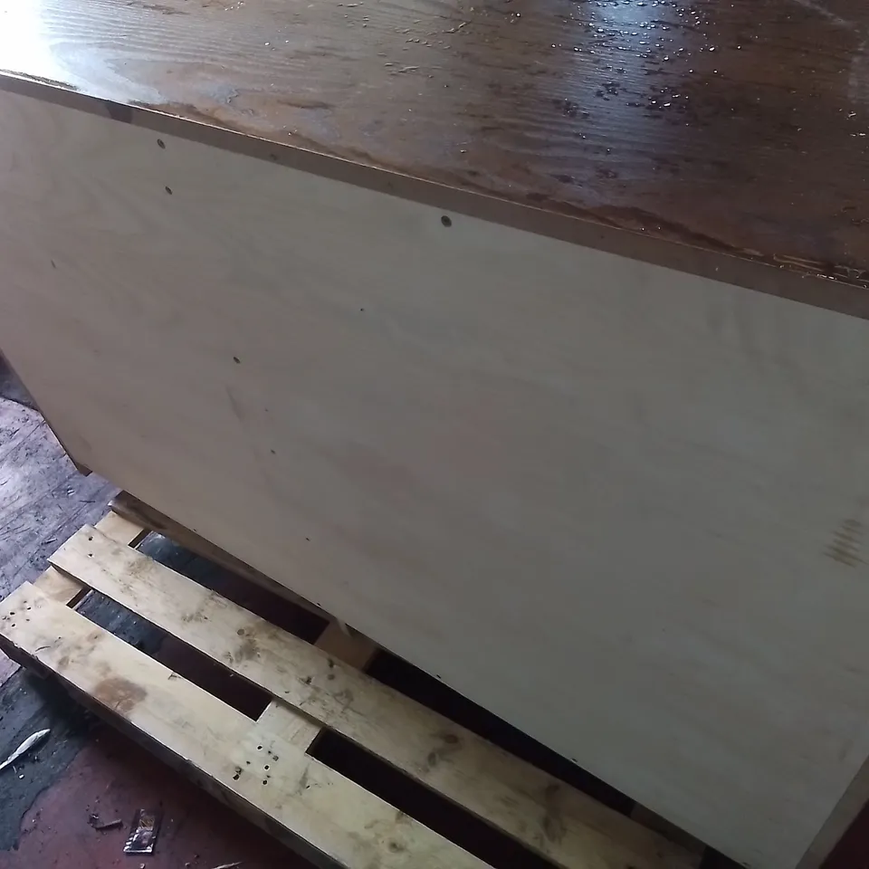 LARGE 2-DOOR 2-DRAWER SIDEBOARD UNIT 