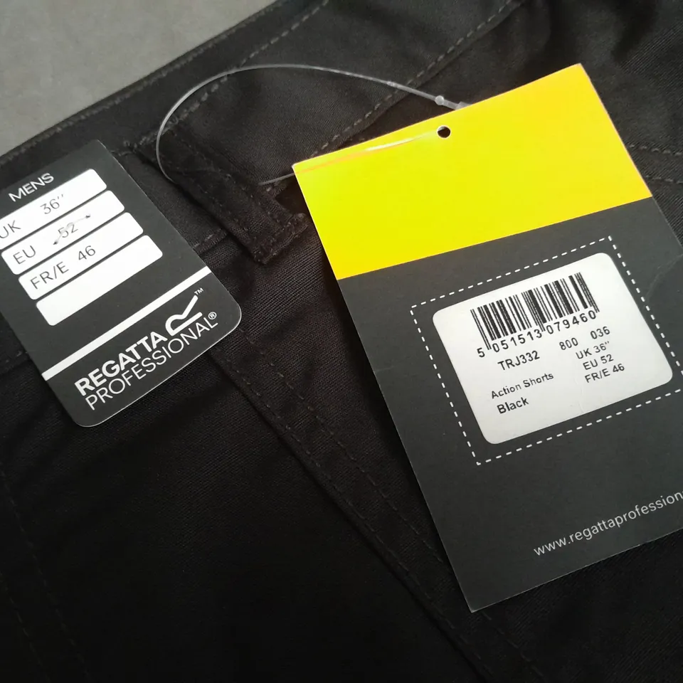 REGATTA BLACK ACTION SHORTS - UK 36"
