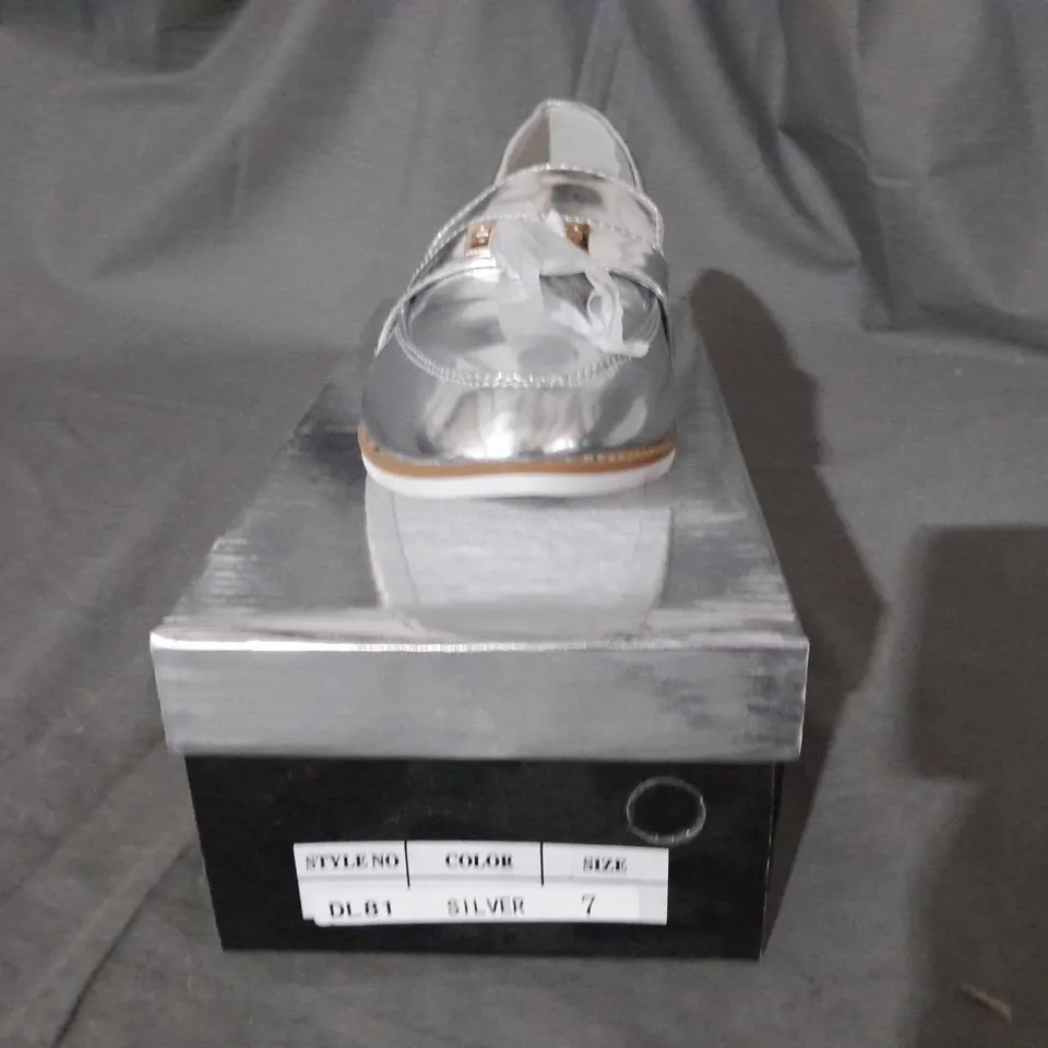APPROXIMATELY 10  BOXED PAIRS OF KELSI SILVER SLIP ON SILVER LOAFERS IN VARIOUS SIZES INCLUDING SIZE  4/5/6/7 