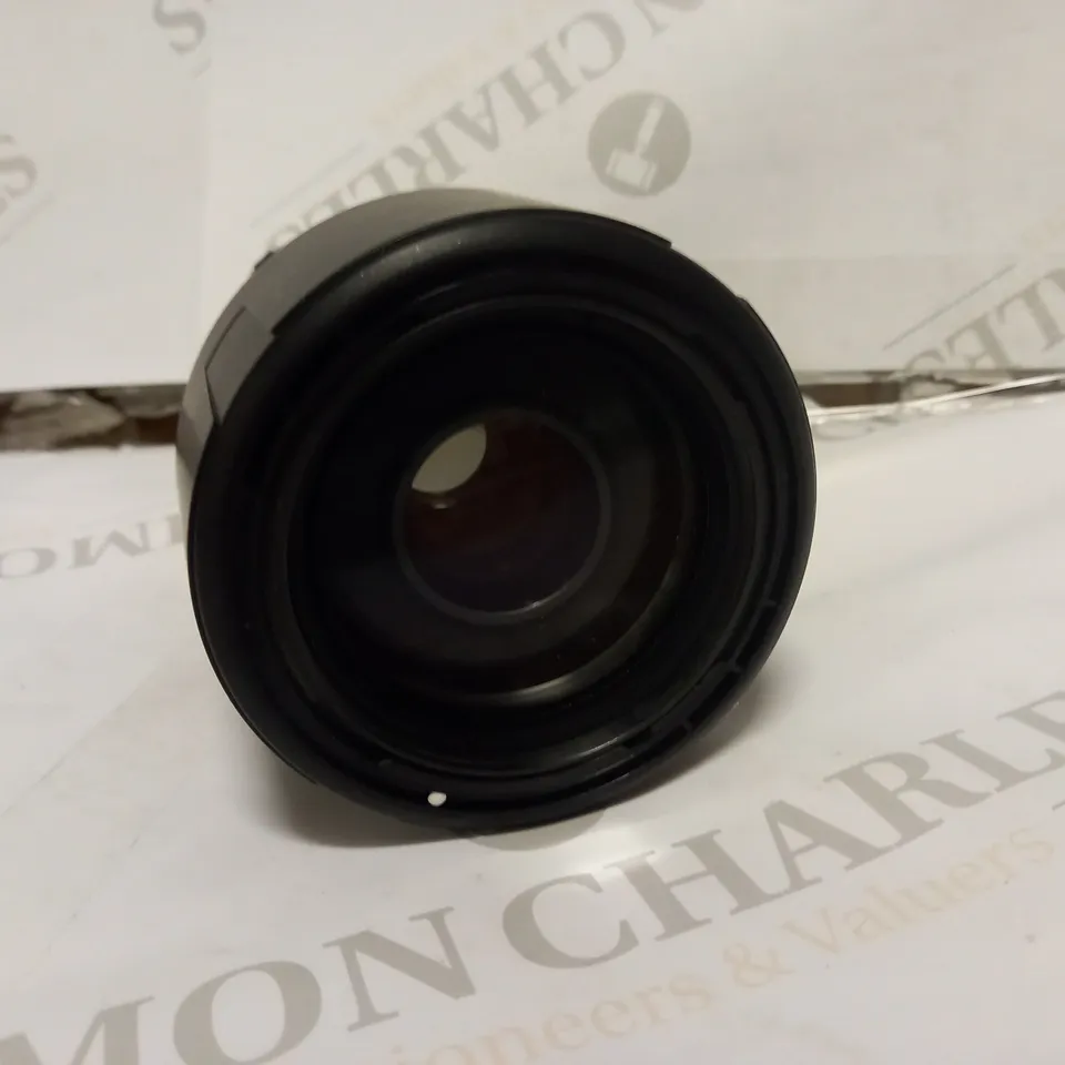 TAMRON 70-300MM 0.95M LENS