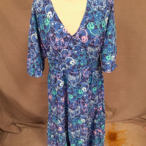 STRONG GIRLS CLUB DRESS IN BLUE FLORAL SIZE M