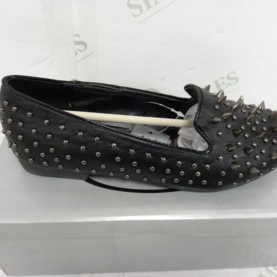 FLAT HEELED BLACK SPIKEY SHOE SIZE 5