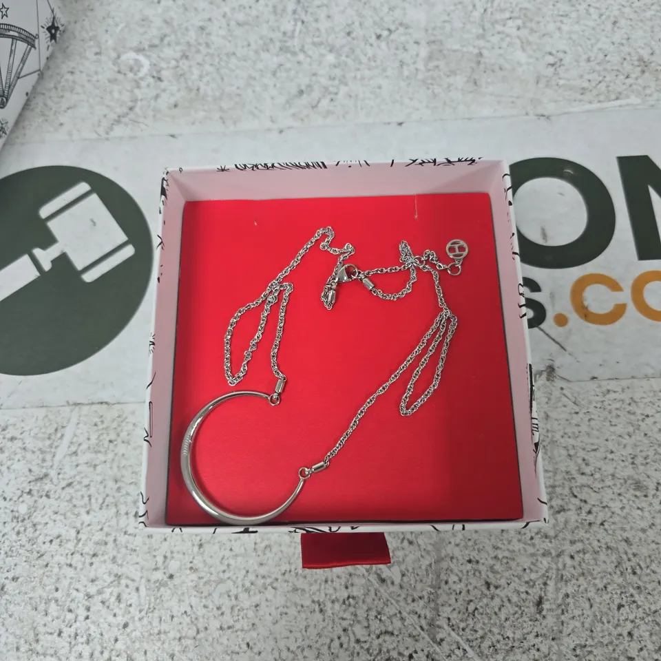 TOMMY HILFIGER NECKLACE