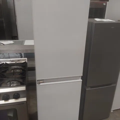 LOGIK LIFF5024 INTEGRATED 50/50 FRIDGE FREEZER - SLIDING HINGE