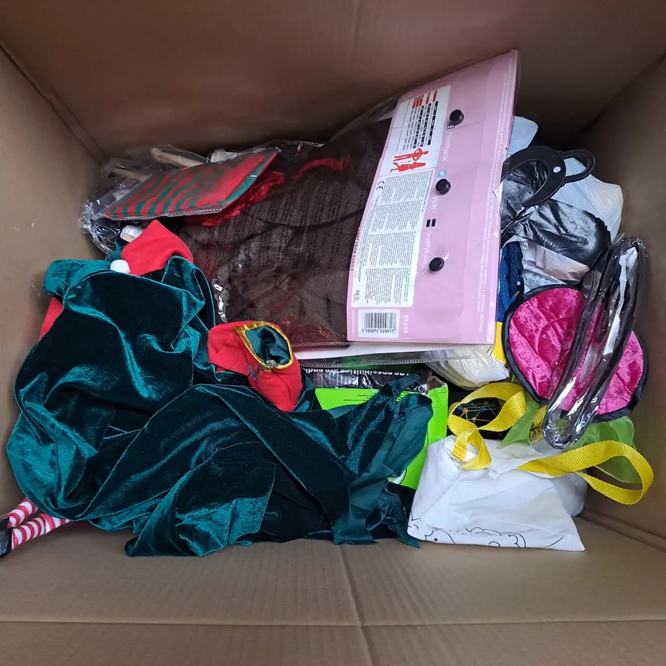 LARGE BOX OF ASSORTED TOYS AND GAMES TO INCLUDE COCOMELON TEDDIES, COLOURING BOOKS AND BUILD YOUR OWN DEN