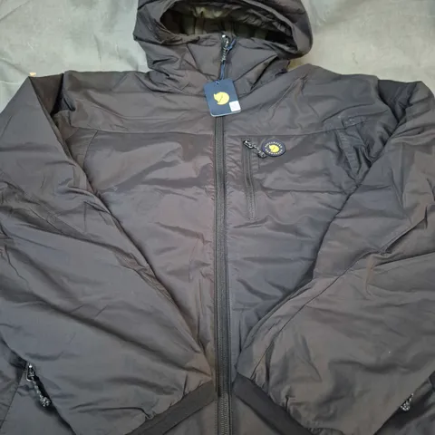 FJÄLLRÄVEN BERGTAGEN 60 INSULATION JACKET – FOREST/BLACK, UK SIZE L