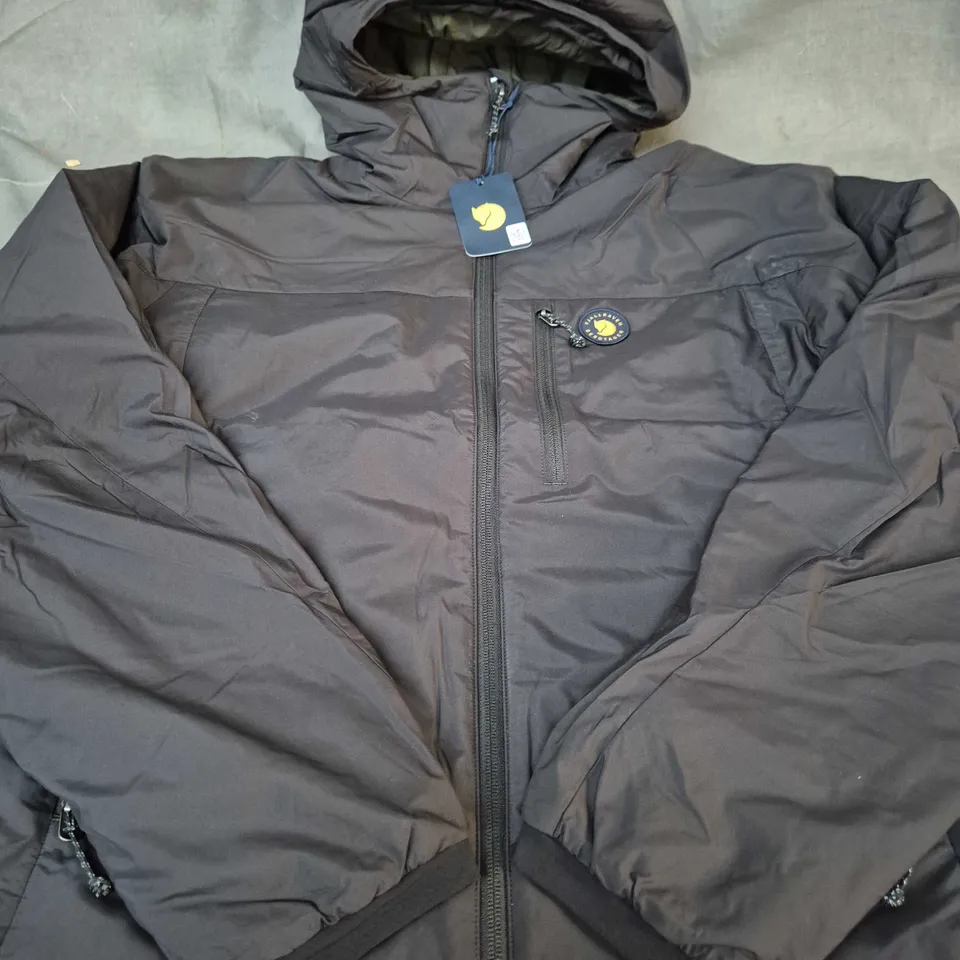 FJÄLLRÄVEN BERGTAGEN 60 INSULATION JACKET – FOREST/BLACK, UK SIZE L