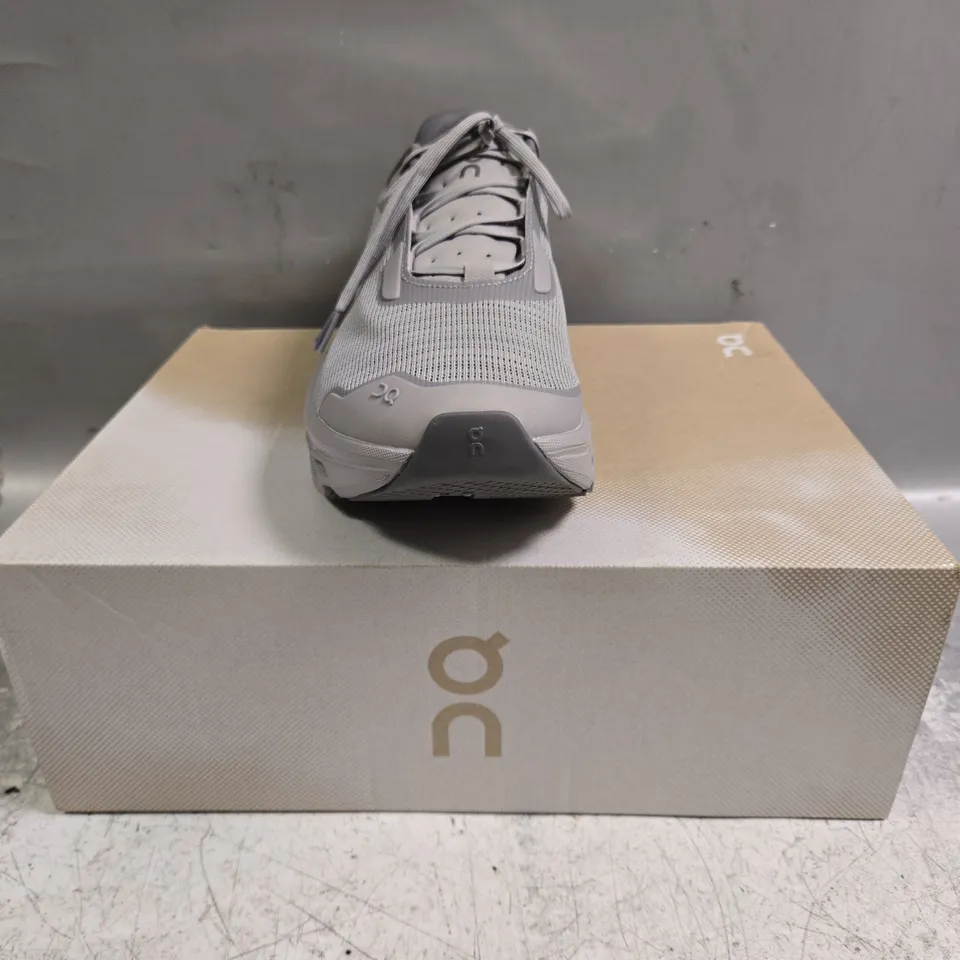BOXED PAIR OF ON CLOUDMONSTER VOID SHOES IN ALLOY/GLACIER SIZE UK 12