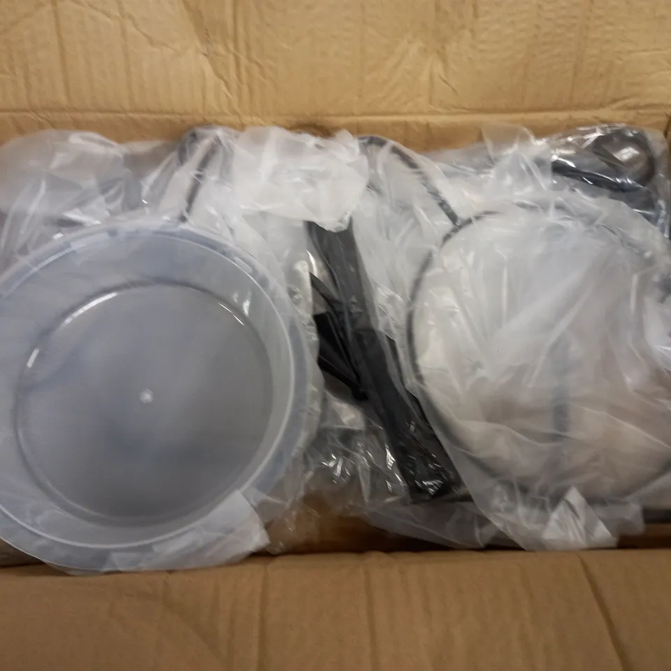 BOXED METAL BIRD FEEDER SET