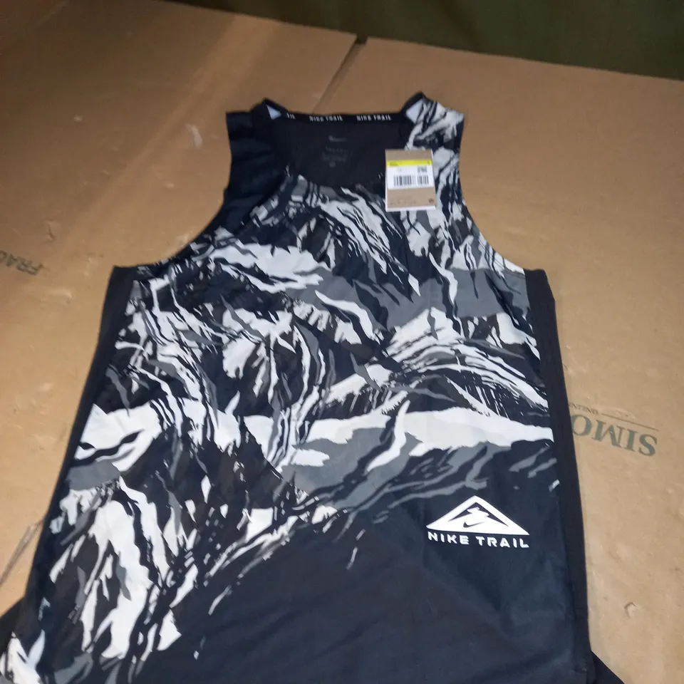 NIKE TRAIL SPORTS VEST SIZE S