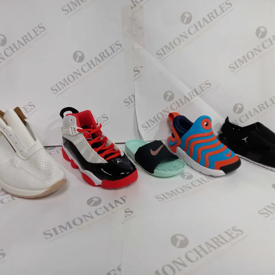 BOX OF APPROXIMATELY 25 ASSORTED SHOES TO INCLUDE - NIKE BABY SLIDER - NIKE DYNAMO GO KIDS SHOE - JORDAN FLAIR 23 ECT