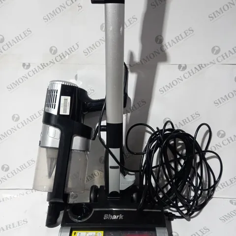 BOXED SHARK STRATOS DUO CLEAN CORDED STICK VACUUM PET PRO MODEL HZ3000UKT