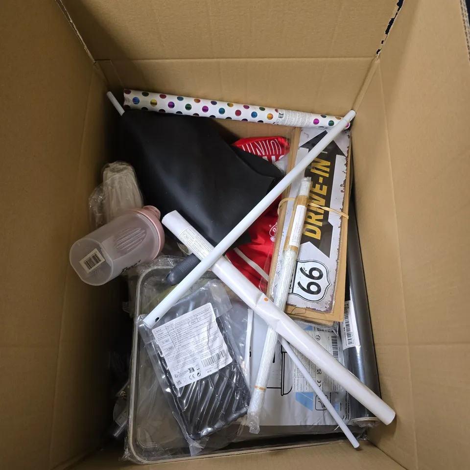 APPROXIMATLEY 30 ITEMS INCLUDING  ASSORTED HOME & WORKSHOP HARDWARE GOODS 