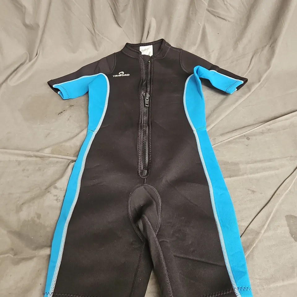 TRIBORD JUNIOR SHORTY WETSUIT IN BLUE/BLACK SIZE 12YRS