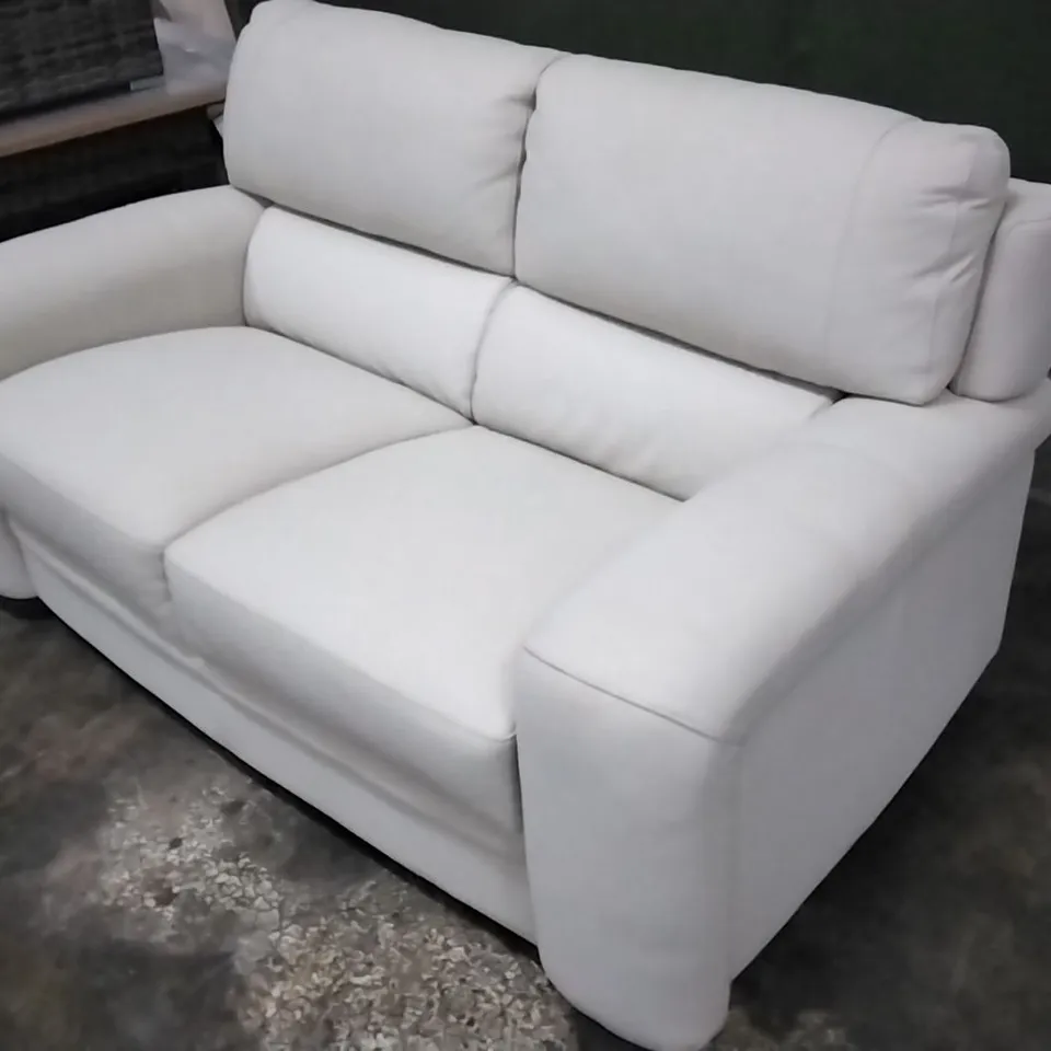 QUALITY ITALIAN DESIGNER ONTARIO 2 SEATER SOFA IN WHITE LEATHER 