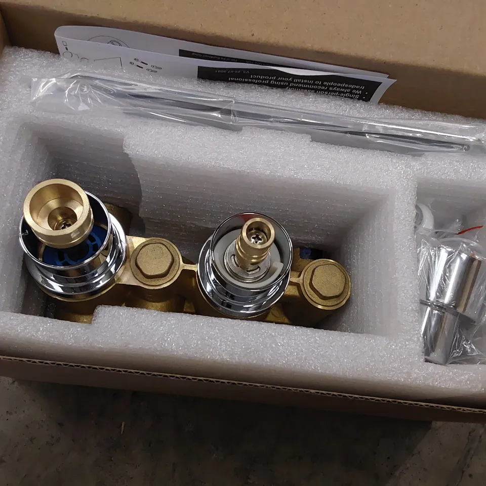 BOXED CAMBRIDGE TRADITIONAL CONCEALED TWIN SHOWER VALVE WITH DIVERTER - 2 OUTLETS