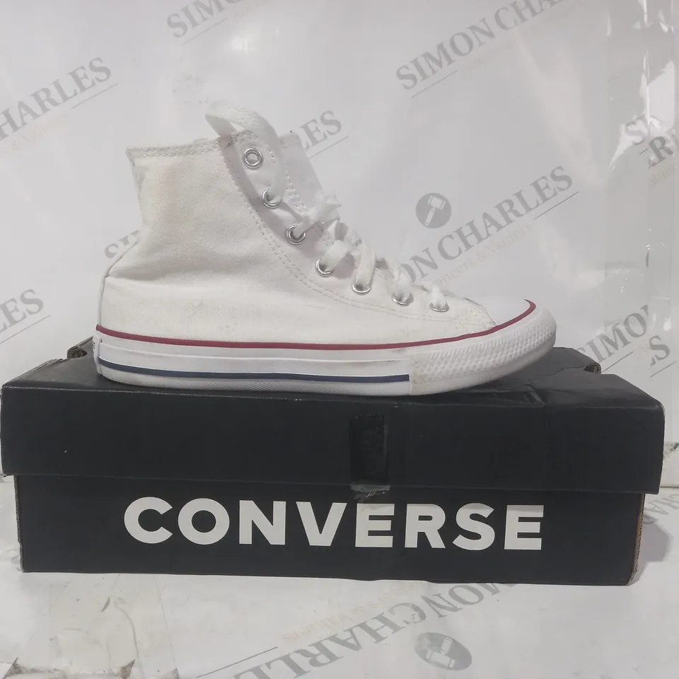 BOXED PAIR OF CONVERSE KIDS SHOES IN WHITE UK SIZE 2