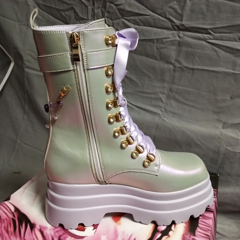 BOXED KOI NATURES FLURRY TRIDENT PLATFORM BOOTS IN PURPLE - UK 9