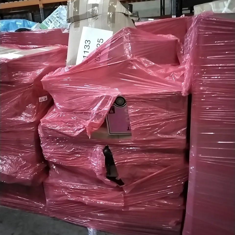 PALLET OF ASSORTED HOUSEHOLD GOODS AND PRODUCTS TO INCLUDE; BEDDING PRODUCTS AND BOXED FURNITURE ETC 