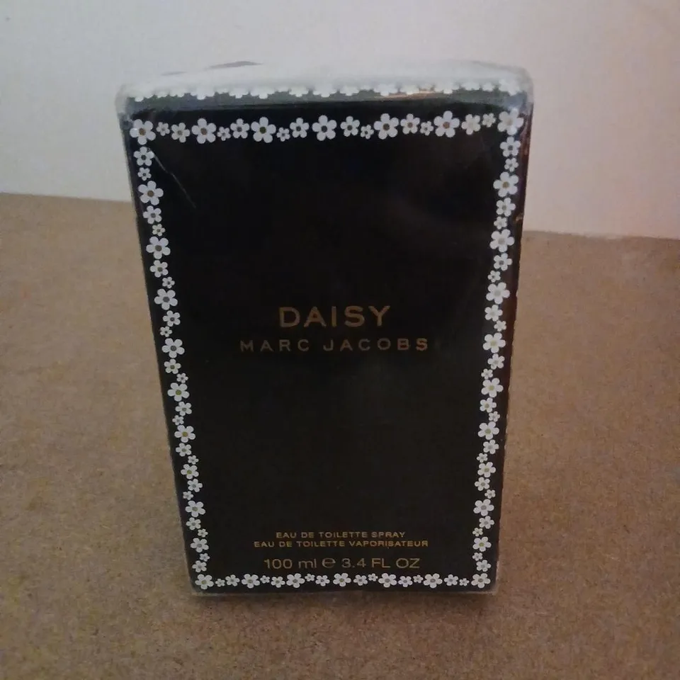 BOXED AND SEALED MARC JACOBS "DAISY" EAU DE TOILETTE, 100ML