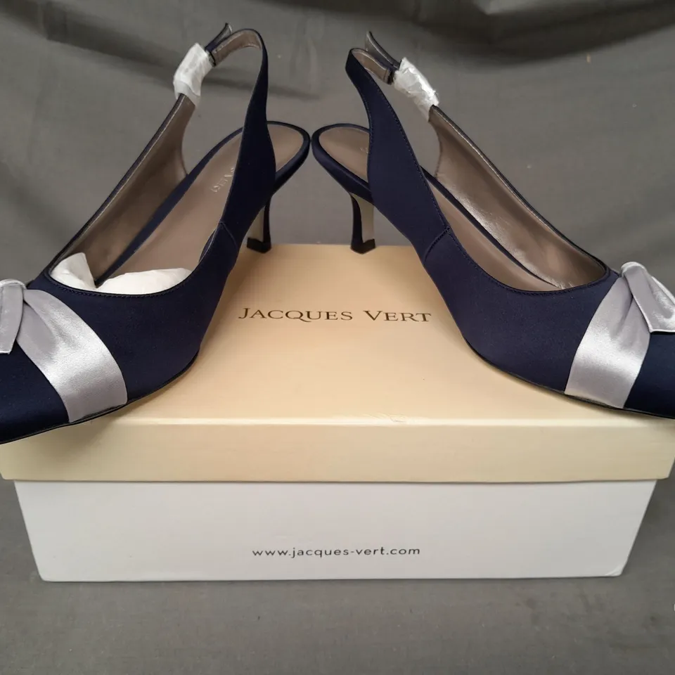 BOXED PAIR OF JACQUES VERT POINTED TOE HEELED SHOES IN NAVY W. SILVER BOW DETAIL UK SIZE 6