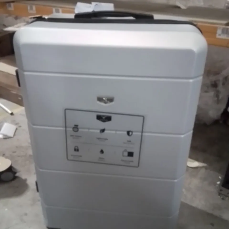 LUGG TRAVEL SUITCASE SILVER 