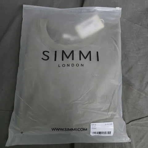 BAGGED SIMMI LONDON ASHBY ESSENTIALS SWEATSHIRT IN OLIVE - MEDIUM