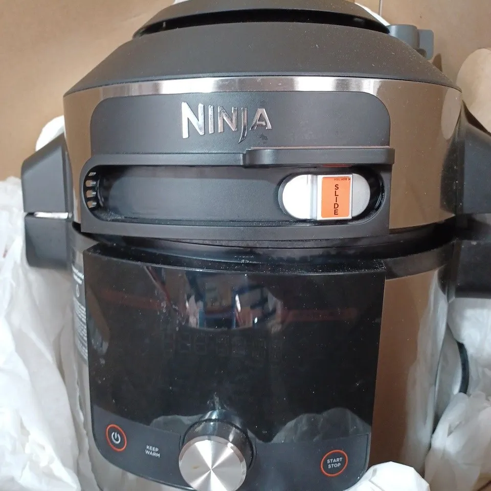 BOXED NINJA FOODI MAX SMARTLID 7.5L MULTI COOKER & AIR FRYER