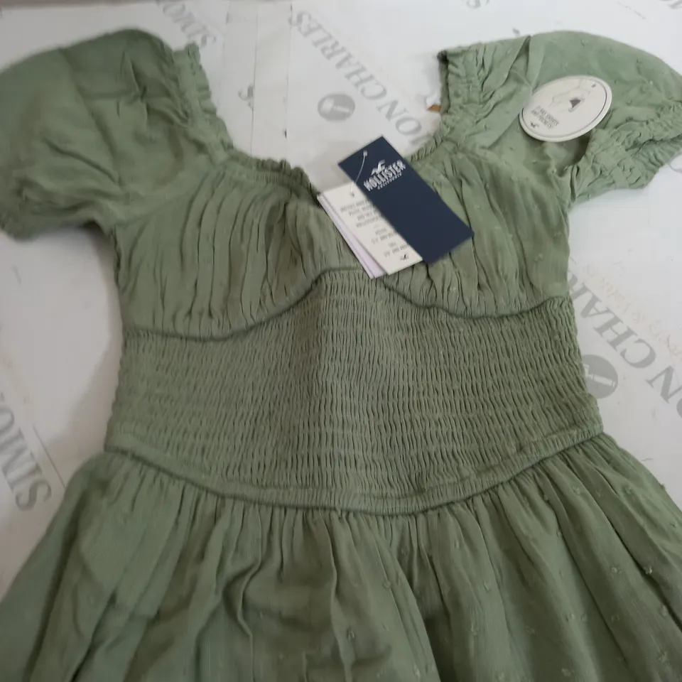 HOLLISTER PUFFY SHOULDER SHORT SLEEVE DRESS IN GREEN -XX SMALL SHORT